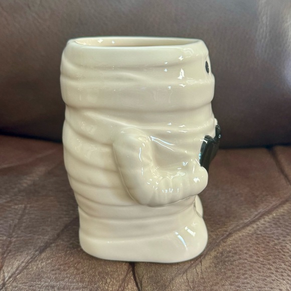 Mummy Holding Bat Hand Painted Ceramic Halloween Mug - Picture 9 of 11